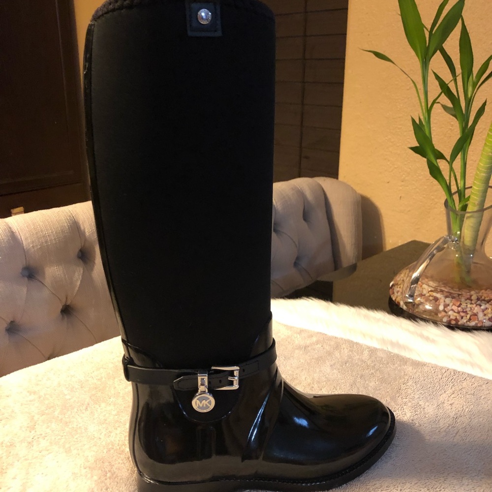 Michael kors rain boots like new used only once size 6